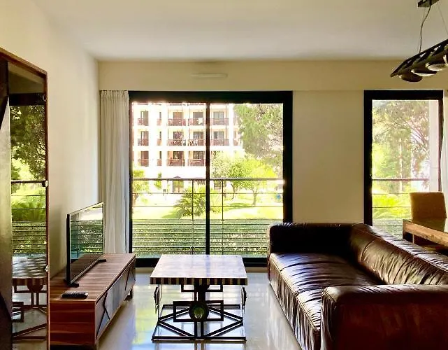 Carlton Riviera